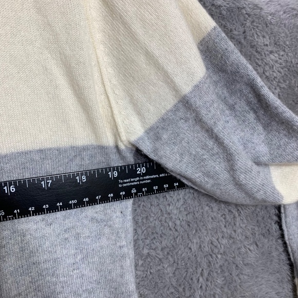 Women’s Open Front Striped Cardigan Sweater Gray White Long Sleeve Pockets Size - Picture 2 of 5